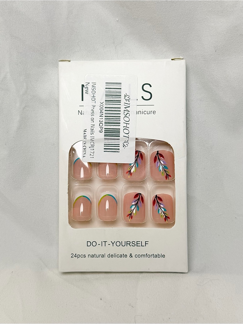 Pressed Nail Set with Multicolor Feather Art